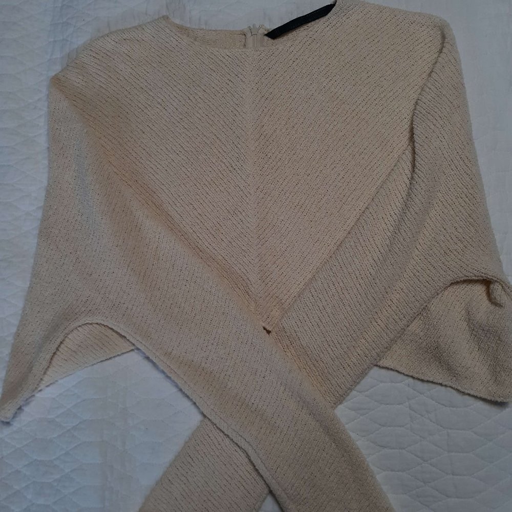 Zara women's cream cropped knit sweater